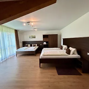 Appartamento Gaestehaus Am Lindenhain